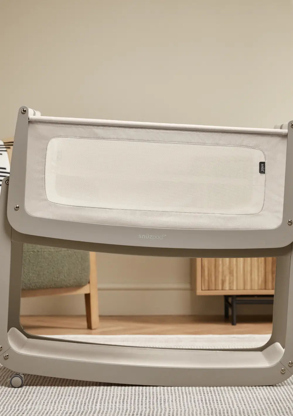 SNÜZ Beistellbett 'SnüzPod 5' Pebble mit praktischer Reflux-Funktion